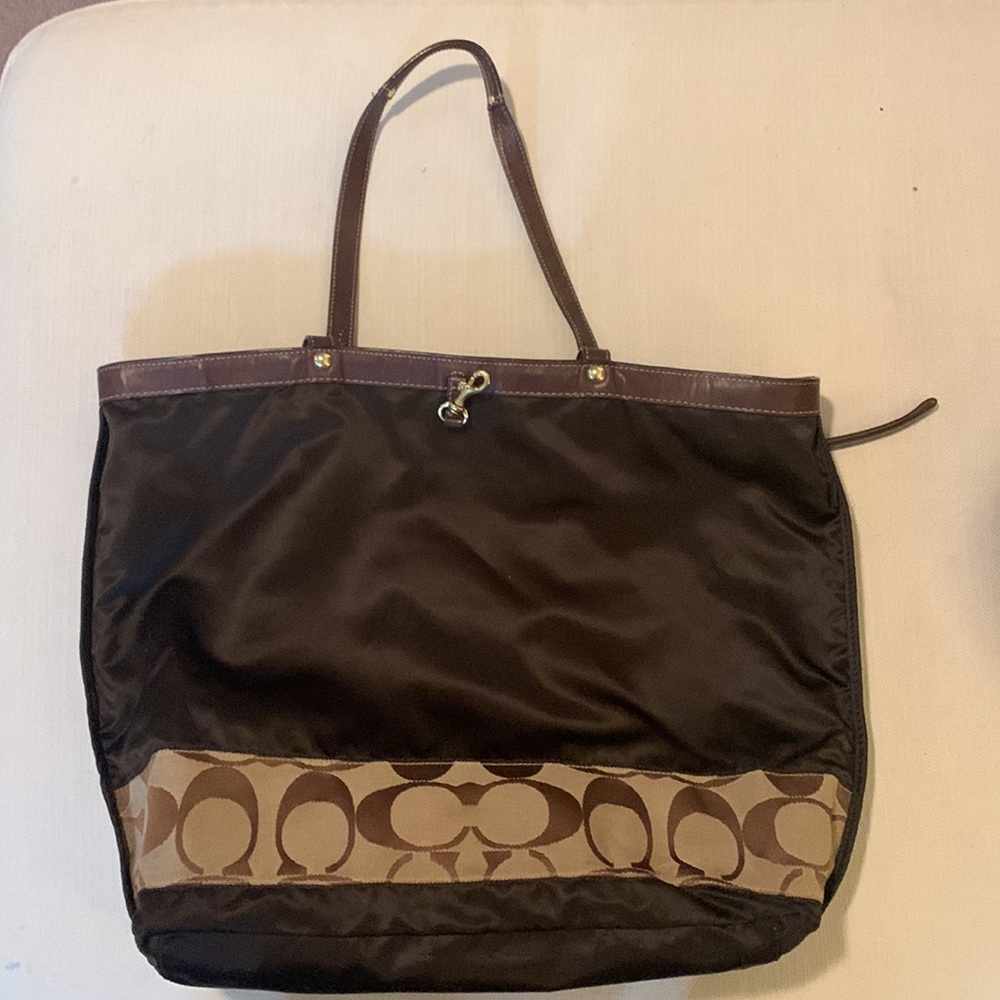 Coach Tan & Brown Signature Logo Travel Bag/Tote Bag/Weekender - Picture 4 of 10